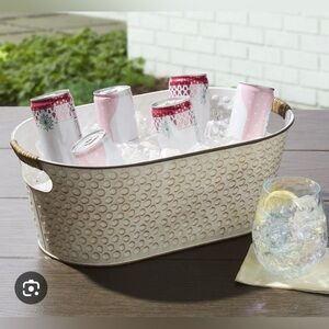 NWT Better Homes & Gardens Antique Farmhouse-Style Galvanized Oval Tub, Small